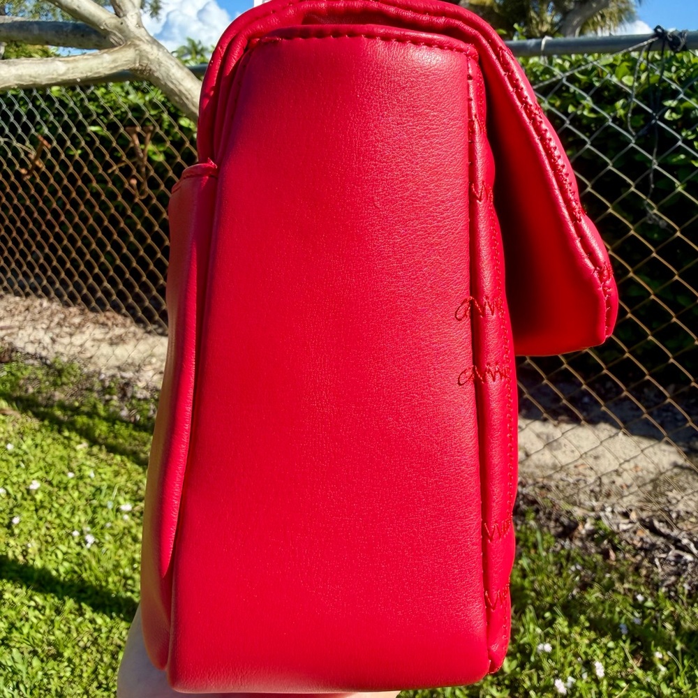 JESSICA SIMPSON Gillian Quilted Shoulder/Crossbody Chain Bag in Crimson Red - Picture 12 of 16